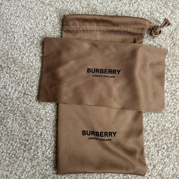 Burberry Elsa Vintage Plaid Sunglasses Black, tan & red w/ minor flaws on lens - Picture 11 of 12